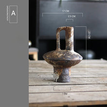 Load image into Gallery viewer, Ceramic Retro Vase
