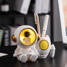 Load image into Gallery viewer, LED Astronaut Pen Holder