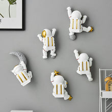 Load image into Gallery viewer, Astronaut Climbers