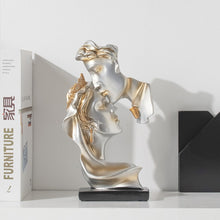 Load image into Gallery viewer, Love Moment Statue