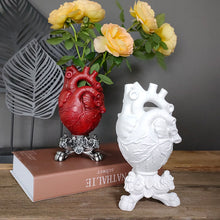 Load image into Gallery viewer, Heart Shaped Vase