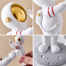 Load image into Gallery viewer, Astronaut Family Statues