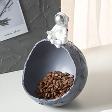 Load image into Gallery viewer, Astronaut Planet Storage