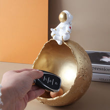 Load image into Gallery viewer, Astronaut Planet Storage