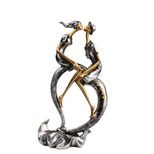 Load image into Gallery viewer, Romantic Kissing Figurine