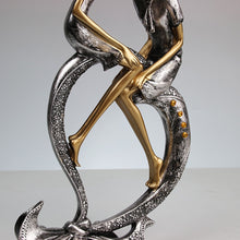 Load image into Gallery viewer, Romantic Kissing Figurine