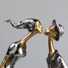 Load image into Gallery viewer, Romantic Kissing Figurine
