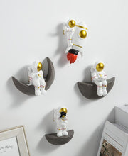 Load image into Gallery viewer, Astronaut On Moon