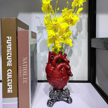Load image into Gallery viewer, Heart Shaped Vase