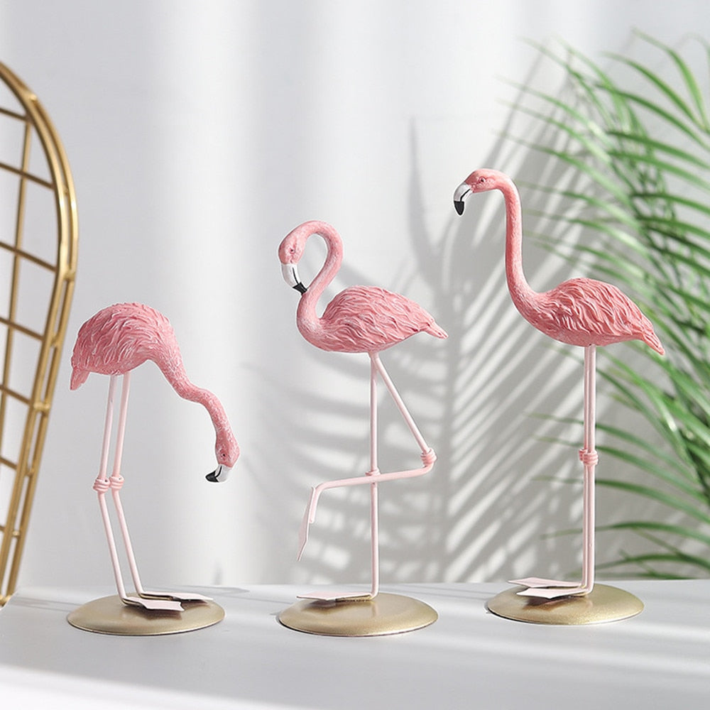 Pink Flamingo Figurine – Arte Attic