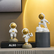 Load image into Gallery viewer, Kung Fu Astronaut Figurines