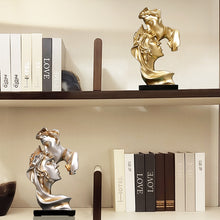 Load image into Gallery viewer, Love Moment Statue