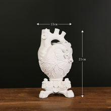 Load image into Gallery viewer, Heart Shaped Vase