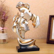 Load image into Gallery viewer, Love Moment Statue
