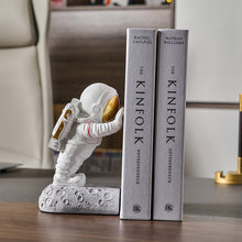 Load image into Gallery viewer, Astronaut Book Stand
