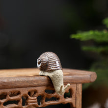 Load image into Gallery viewer, Ceramic Snail Ornament

