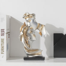 Load image into Gallery viewer, Love Moment Statue
