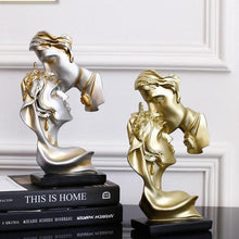Load image into Gallery viewer, Love Moment Statue
