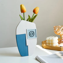 Load image into Gallery viewer, Abstract Art Face Vase
