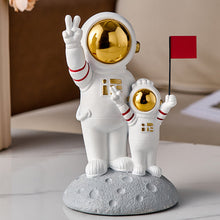 Load image into Gallery viewer, Astronaut Family Statues
