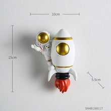 Load image into Gallery viewer, Astronaut On Moon
