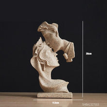 Load image into Gallery viewer, Love Moment Statue
