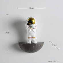 Load image into Gallery viewer, Astronaut On Moon
