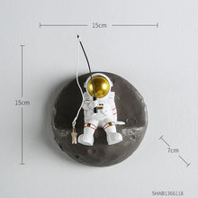 Load image into Gallery viewer, Astronaut On Moon

